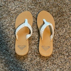 Womens roxy flip flops